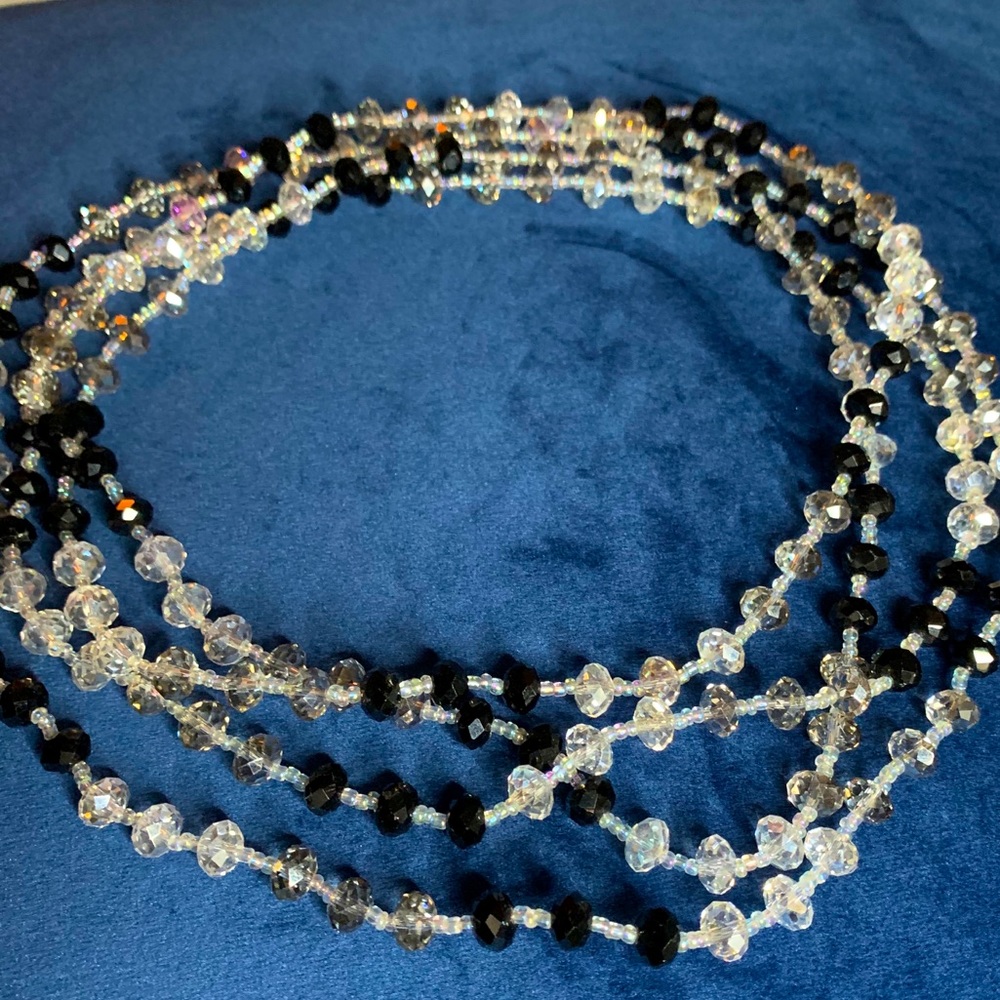 Crystal beads long necklace 🤍🖤